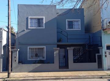 Casa · 116m² · 4 Ambientes · Venta Casa 4 Ambientes - Beccar - con Jardín y Pileta