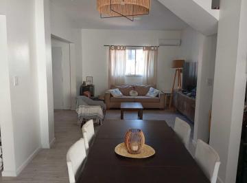 Casa · 116m² · 4 Ambientes · Venta Casa 4 Ambientes - Beccar - con Jardín y Pileta