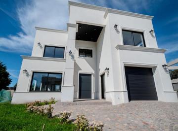 Casa de 5 ambientes, Mar del Plata · Exclusiva Casa 5 Ambientes | Rumenco Joven | Premium | Lote 128 | Quincho | a Estrenar