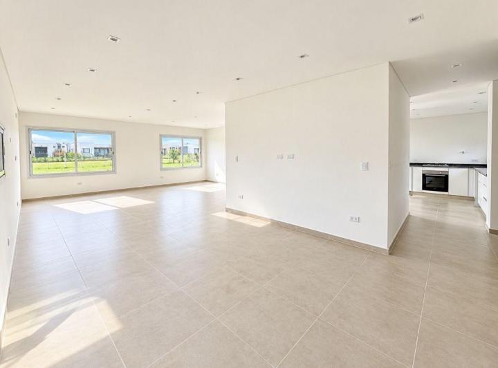 Casa · 188m² · 4 Ambientes · 2 Cocheras