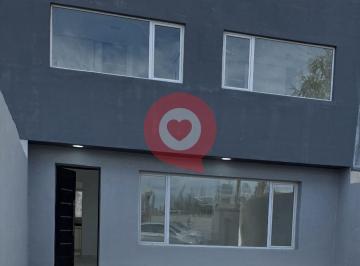 PH · 118m² · 5 Ambientes · 1 Cochera · PH en Plottier