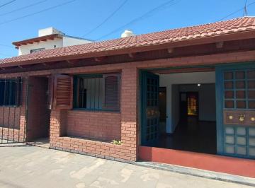 Casa · 156m² · 4 Ambientes · 2 Cocheras · Alquilo Casa Alto Alberdi P/ Comercio o Vivienda Familiar
