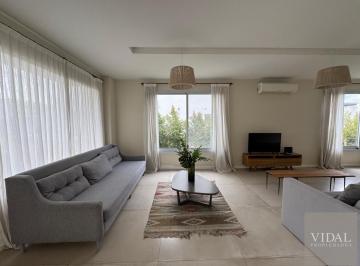 Casa · 230m² · 4 Ambientes · 4 Cocheras · Casa Alquiler Los Castaños Nordelta Pileta