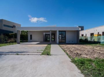 Casa de 1 ambiente, Santo Tomé · Casa de Categoría a Estrenar en Barrio Las Almenas
