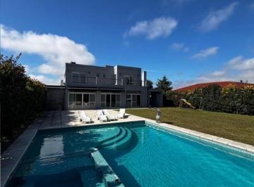 Casa · 200m² · 4 Ambientes · 5 Cocheras · Casa 4 Amb en Barrio Cerrado La Horqueta de Echeverria con Sportclub - Canning