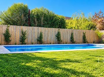 Casa · 120m² · 5 Ambientes · 4 Cocheras · Casa en Venta