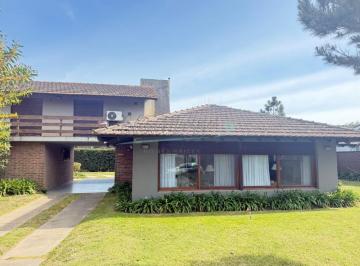 Casa · 160m² · 5 Ambientes · Casa en Alquiler - Verano 2027 - Pinamar