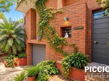 Casa de 5 ambientes, Vicente López · Casa de Diseño en Venta - 5 Amb. - 208 m² Cubiertos - Apto Crédito - Excelente Ubicación - Florida.