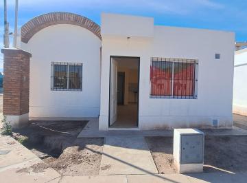 Casa · 75m² · 4 Ambientes · 1 Cochera · Casa en Las Heras