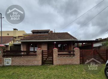 Casa · 100m² · 5 Ambientes · 1 Cochera · Venta Casa Amoblada en Santa Clara Lote de 300 m²