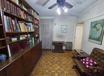 Departamento · 32m² · 2 Ambientes · Oportunidad en Almagro: 2 Ambientes con Patio Propio, Baulera y Bajas Expensas a m de Rivadavia