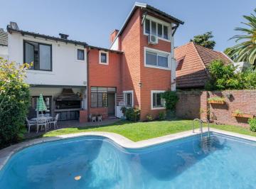 Casa · 250m² · 6 Ambientes · 1 Cochera · Casa 6 Ambientes con Cochera y Pileta en Vicente López