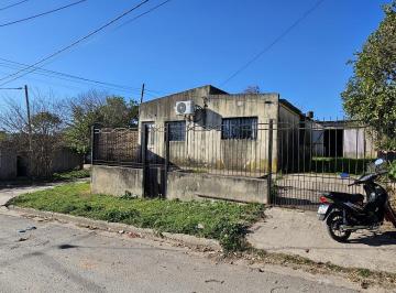 Casa · 75m² · 3 Ambientes · Casa – 3 de Febrero 702, Esquina Liniers