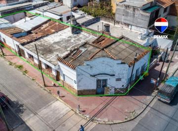 Casa · 200m² · 5 Ambientes · Casa Mas Local Venta Macrocentro Esquina