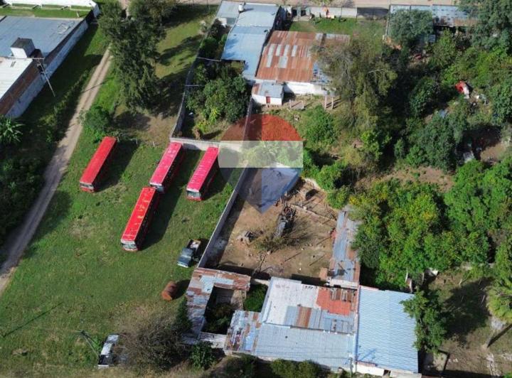 Terreno · 1050m²