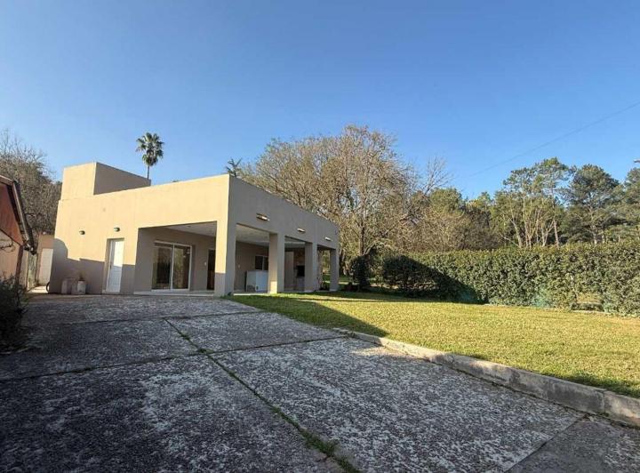 Casa · 200m² · 5 Ambientes