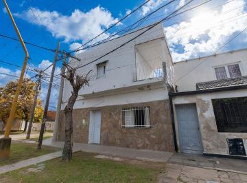 Casa · 154m² · 3 Ambientes · 1 Cochera · Casa en Venta - 3 Dorm. con Cochera y Patio