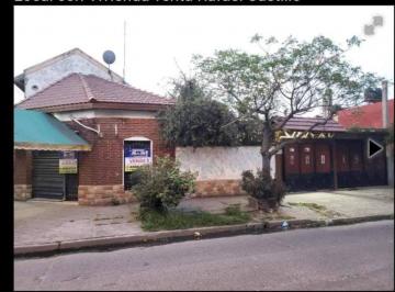 Casa de 4 ambientes, La Matanza · Chalet Súper Funcional con Departamento Arriba y Local Incluido en Esquina!