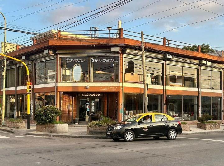 Local comercial · 572m²