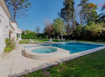 Casa · 833m² · 6 Ambientes · 3 Cocheras · Venta Casa Highland Park