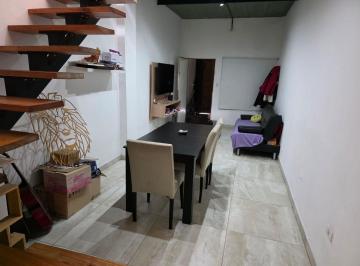 Casa · 240m² · 6 Ambientes · Casa Multifamiliar Patio Terraza Villa Lugano