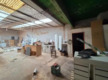 Casa · 230m² · 4 Ambientes · Venta Local Galpón Vivienda Lomas del Mirador