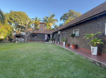 Casa · 182m² · 4 Ambientes · 2 Cocheras · Venta Chalet 4 Amb. Ituzaingo Apto Credito