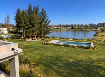 Casa · 170m² · 4 Ambientes · 3 Cocheras · Casa Venta Santa Ines Pisicina a Laguna Financia