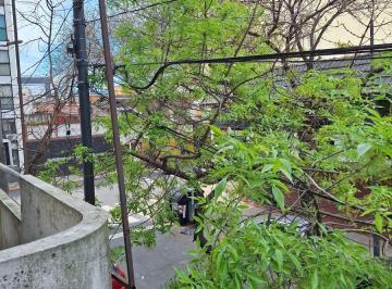 Departamento de 3 ambientes, San Cristobal · En Esquina de 60 m² con Balcón – Bajas Expensas – a Refaccionar