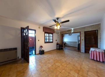 PH · 133m² · 5 Ambientes · 1 Cochera · Venta PH 5 Amb Al Frente con Patio y Cochera