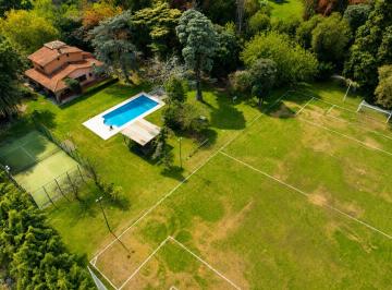 Quinta vacacional · 155m² · 2 Dormitorios · Quinta en Pablo Nogues