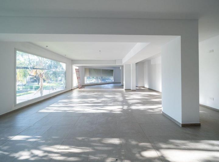 Local comercial · 346m²