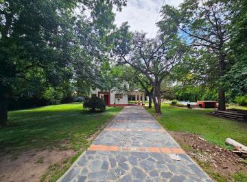 Casa · 230m² · 5 Ambientes · 4 Cocheras · Venta Casa Lopez Camelo - Pacheco - Tigre - Permuta