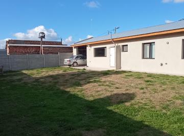 Casa de 3 ambientes, Balneario Orense · Casa a Pocos Kms del Mar