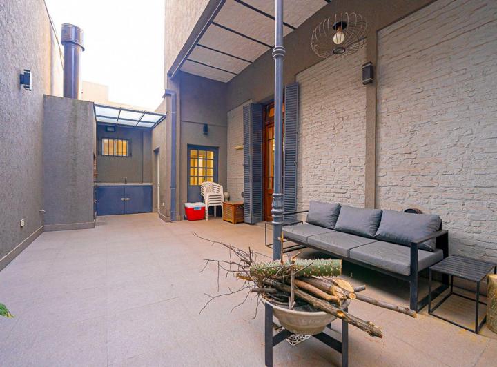 Casa · 267m² · 7 Ambientes · 1 Cochera
