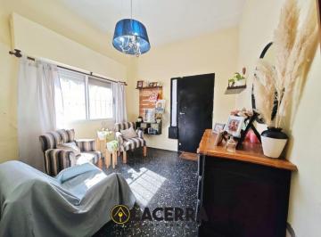Casa de 5 ambientes, General San Martín · Casa — Boulogne Sur Mer Al 8000