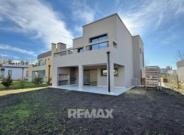 Casa · 198m² · 6 Ambientes · 3 Cocheras · Casa 6 Amb Venta Bª San Pablo Pilar Financiacion
