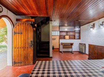 Casa · 80m² · 3 Ambientes · 2 Cocheras · Casa en Venta en Villa Elisa