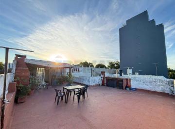 PH · 104m² · 6 Ambientes · Venta PH Parque Patricios con Terraza y Parrilla