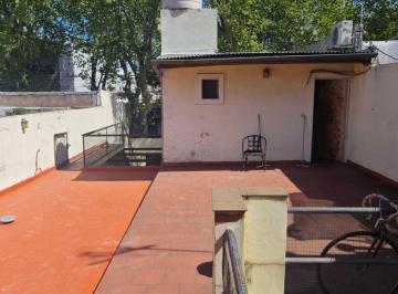 Casa · 120m² · 5 Ambientes · 1 Cochera · Venta Casa Lote Propio en Chacarita