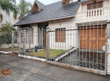Casa · 267m² · 11 Ambientes · 3 Cocheras · Venta Casa 4 Dorm. Urca, Cordoba