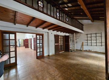 Casa · 180m² · 5 Ambientes · 1 Cochera · Venta Casa 5 Ambientes a Refaccionar. Oportunidad