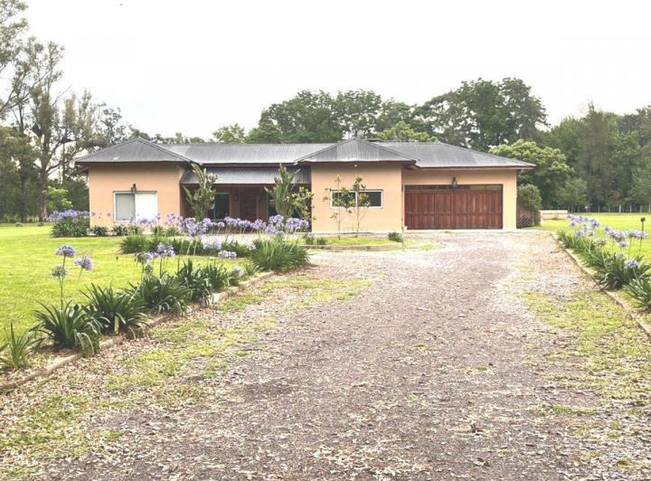 Casa · 306m² · 3 Ambientes · 2 Cocheras