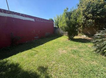 Casa · 61m² · 3 Ambientes · Venta Terreno y Casa 3amb a Reciclar Grand Bourg