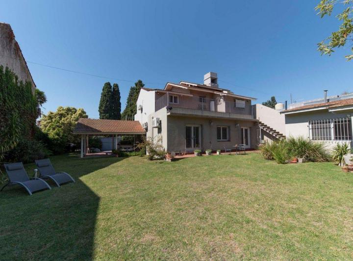 Casa · 290m² · 5 Ambientes · 2 Cocheras