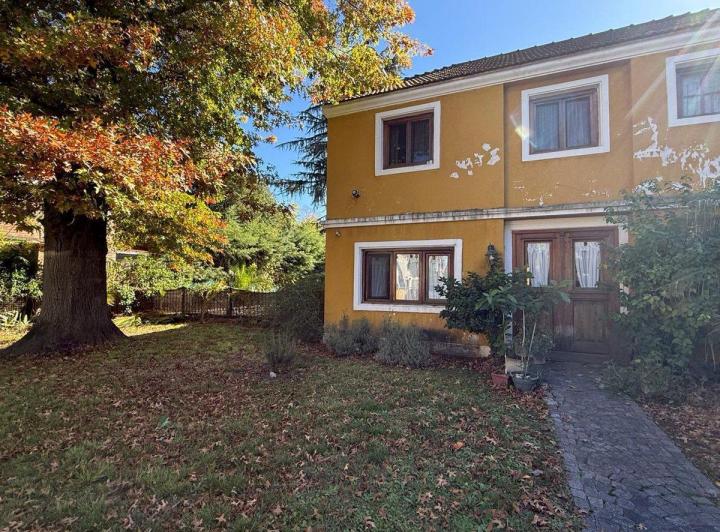 Casa · 230m² · 5 Ambientes · 1 Cochera