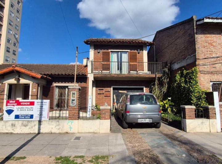 Casa · 300m² · 7 Ambientes · 1 Cochera