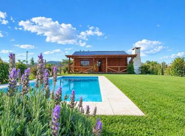Quinta vacacional · 63m² · 2 Dormitorios · 1 Cochera · Cabaña 2 Dorm C/quincho y Piscina - San Miguel Monte