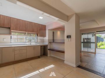 Casa · 150m² · 5 Ambientes · 1 Cochera · Casa Reciclada, 3 Dorm., Jardín y Piscina