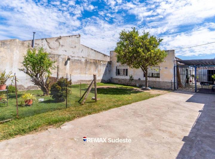Casa · 130m² · 4 Ambientes · 3 Cocheras